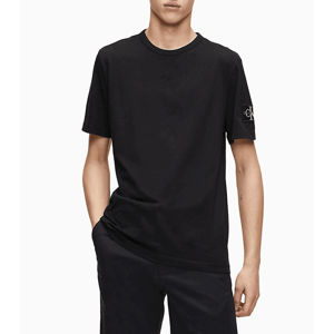 Calvin Klein pánské černé tričko Badge - M (BAE)